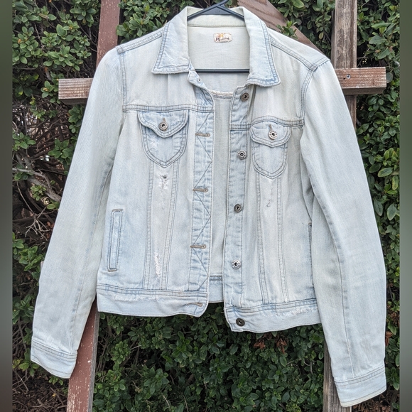 Mudd Distressed Denim Jacket Size: Medium - Picture 2 of 14